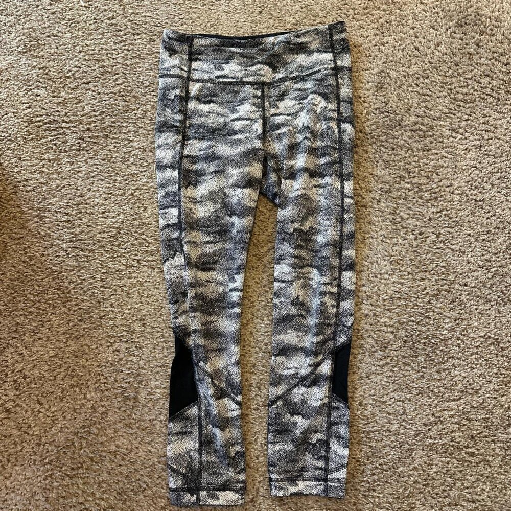 Lululemon cropped leggings
